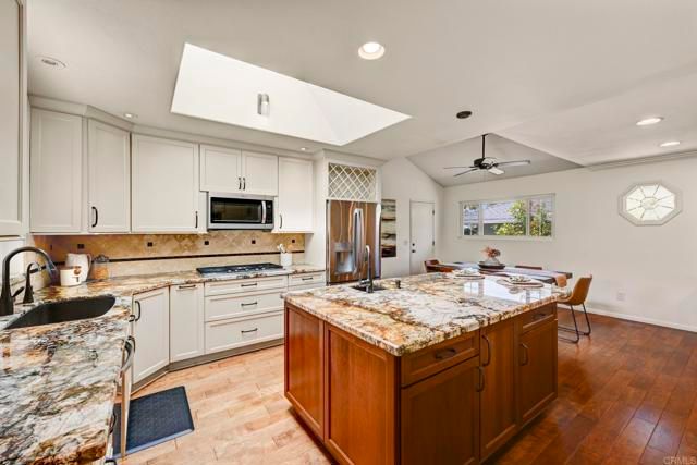 1051 La Reina Drive, San Marcos, CA 92078