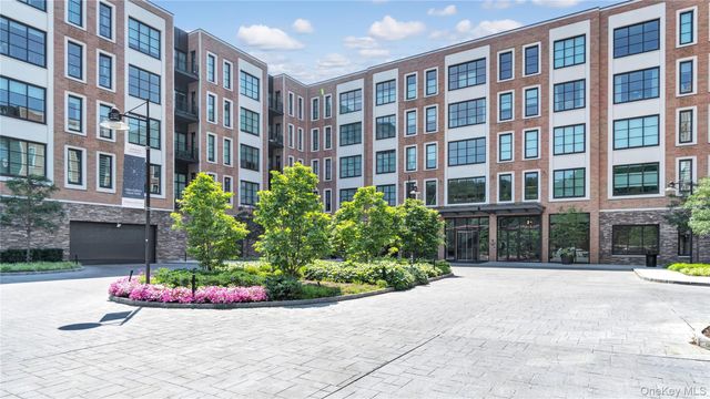 100 Garvies Point Road 1116, Glen Cove, NY 11542