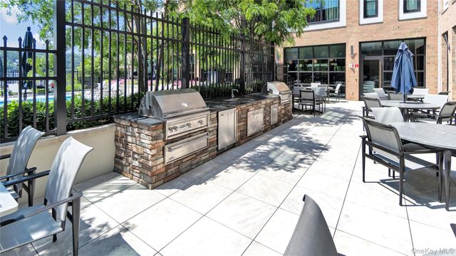 100 Garvies Point Road 1116, Glen Cove, NY 11542