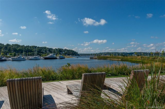 100 Garvies Point Road 1116, Glen Cove, NY 11542
