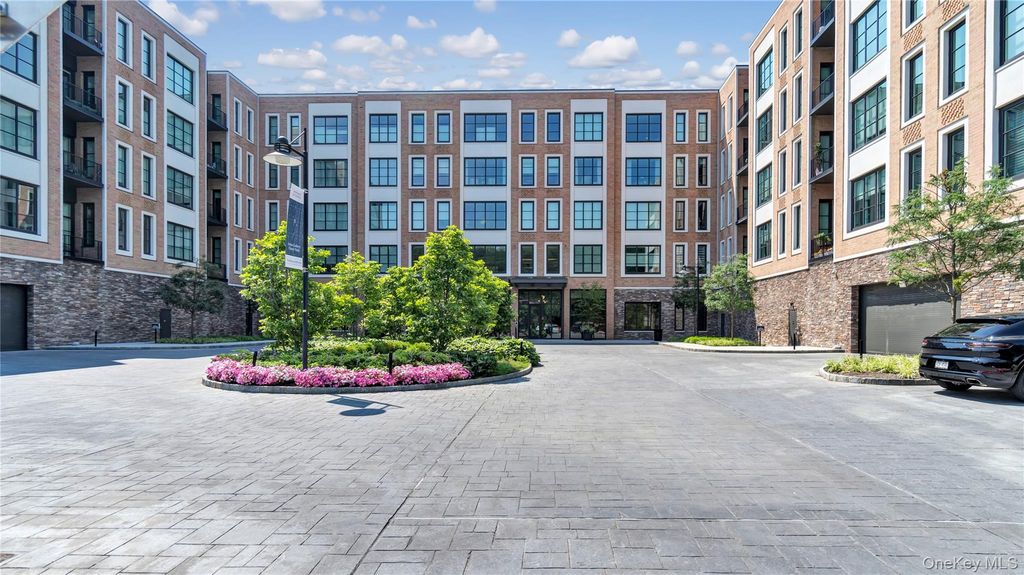 100 Garvies Point Road 1116, Glen Cove, NY 11542