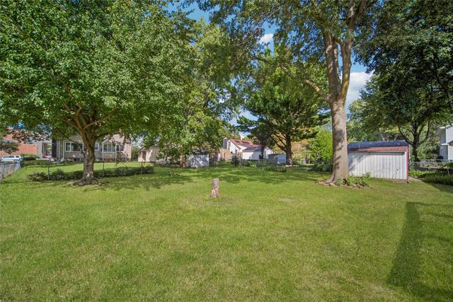2016 47th Street, Des Moines, IA 50310
