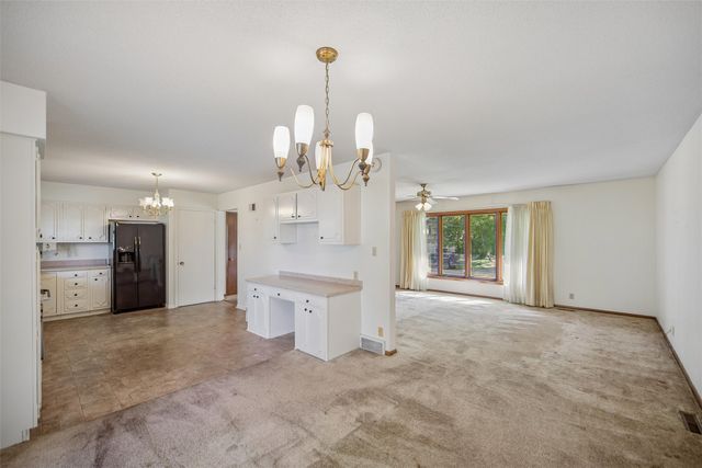 2016 47th Street, Des Moines, IA 50310