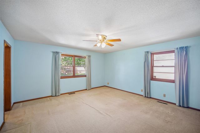 2016 47th Street, Des Moines, IA 50310