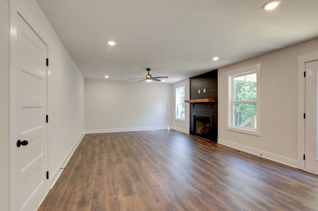 1244 Boulder Pass Rd, Clarksville, TN 37040