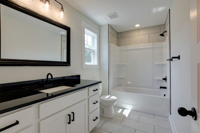 1244 Boulder Pass Rd, Clarksville, TN 37040