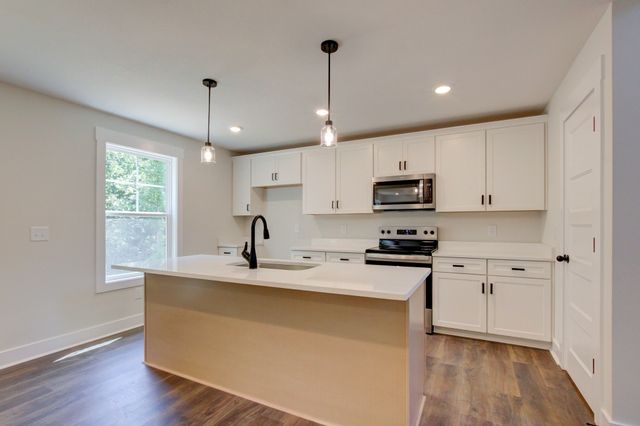 1244 Boulder Pass Rd, Clarksville, TN 37040