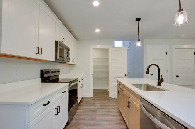 1244 Boulder Pass Rd, Clarksville, TN 37040