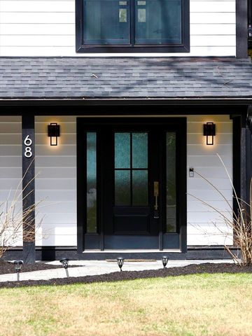 68 Pearl St, Upton, MA 01568