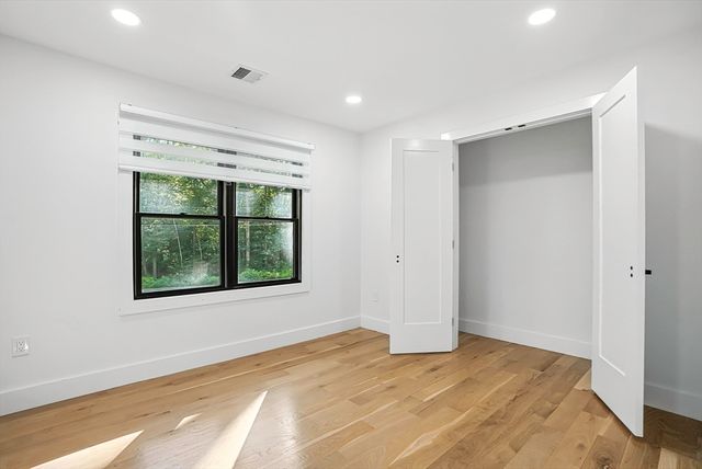 68 Pearl St, Upton, MA 01568