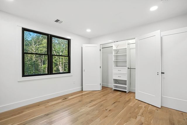 68 Pearl St, Upton, MA 01568