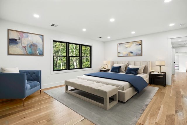 68 Pearl St, Upton, MA 01568