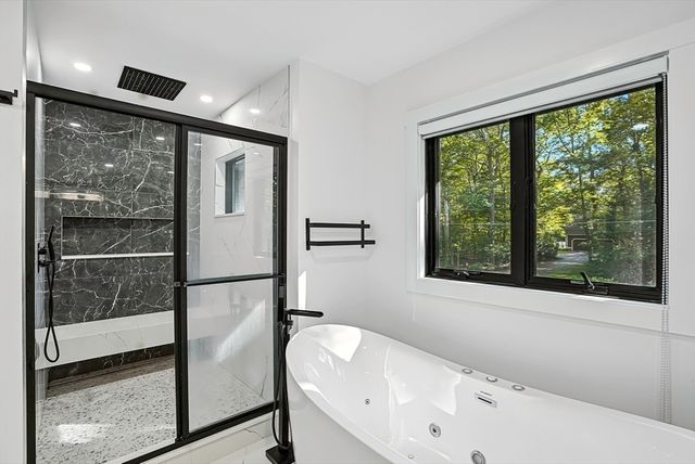 68 Pearl St, Upton, MA 01568