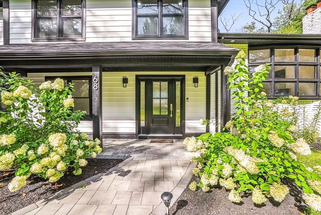 68 Pearl St, Upton, MA 01568