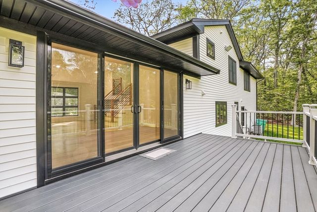 68 Pearl St, Upton, MA 01568