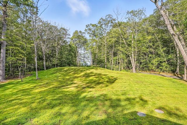 68 Pearl St, Upton, MA 01568