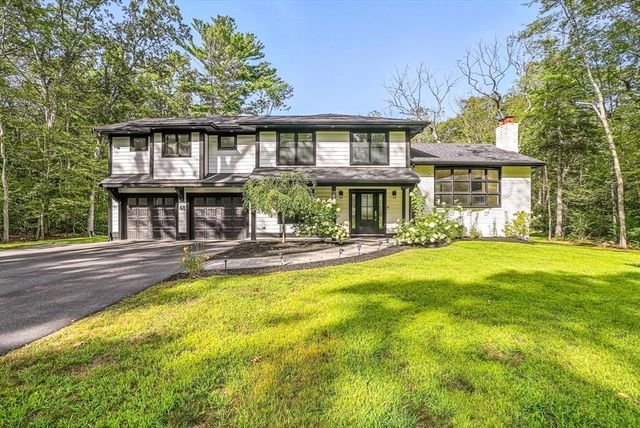 68 Pearl St, Upton, MA 01568