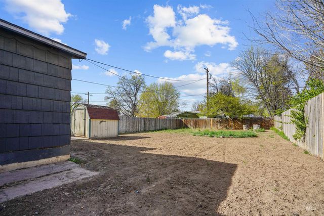 1213 E 8th Ave, Twin Falls, ID 83301