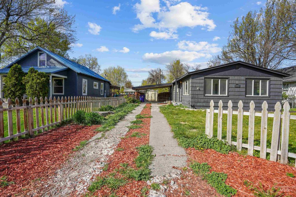 1213 E 8th Ave, Twin Falls, ID 83301