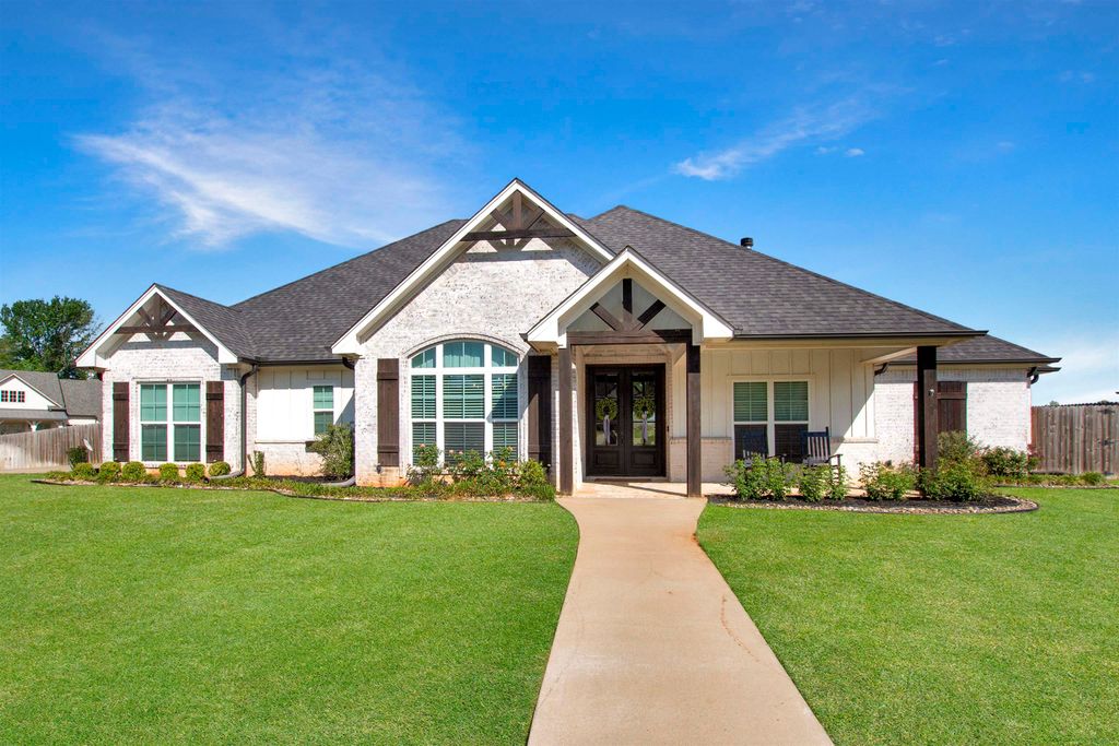 429 Coventry St, Bullard, TX 75757