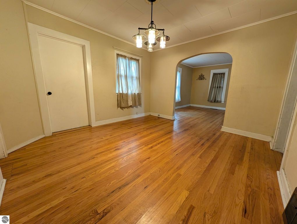 Image 12 of property listing at 822 N River Avenue, Alma, MI 48881