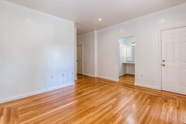 32 Hawthorne Street 1, Boston, MA 02119