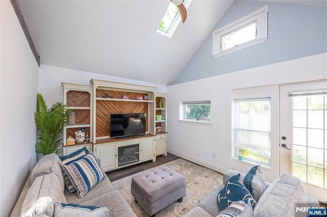55 Park Avenue, Hillsdale, NJ 07642