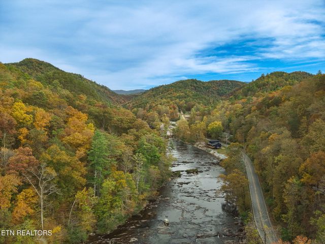 1667 Cherohala Skyway, Tellico Plains, TN 37385