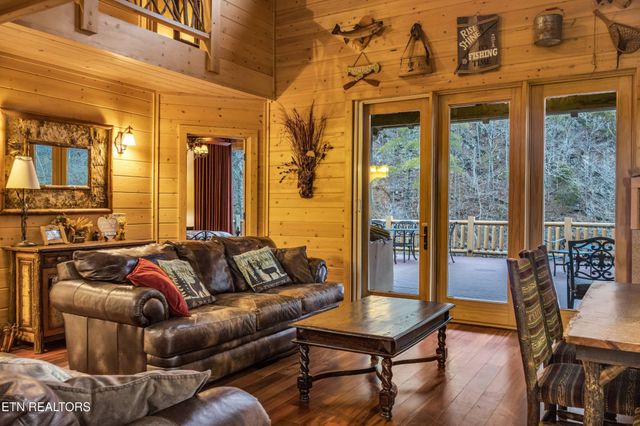 1667 Cherohala Skyway, Tellico Plains, TN 37385