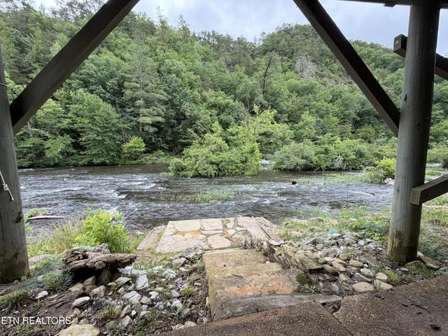 1667 Cherohala Skyway, Tellico Plains, TN 37385