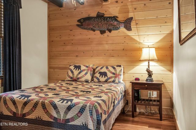 1667 Cherohala Skyway, Tellico Plains, TN 37385
