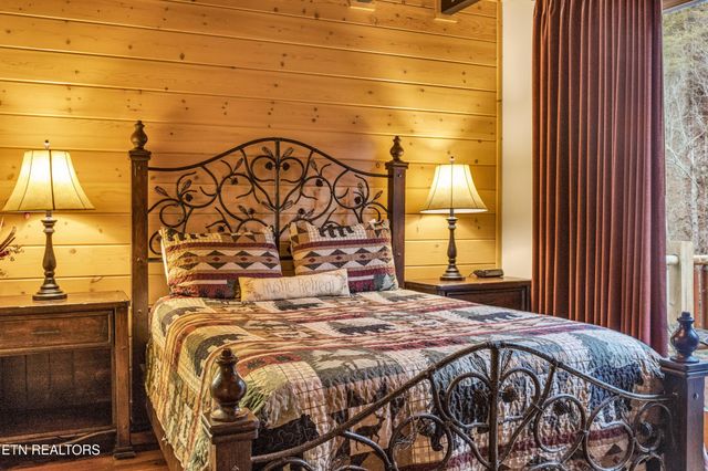 1667 Cherohala Skyway, Tellico Plains, TN 37385