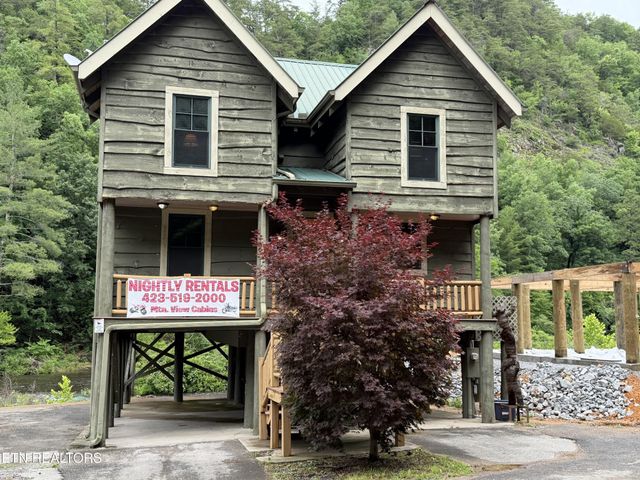 1667 Cherohala Skyway, Tellico Plains, TN 37385