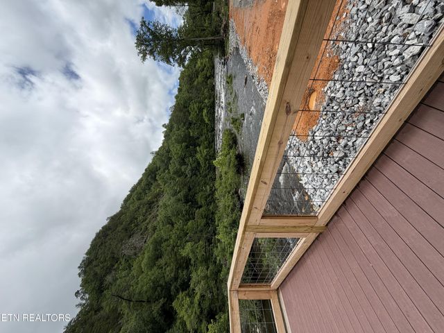 1667 Cherohala Skyway, Tellico Plains, TN 37385