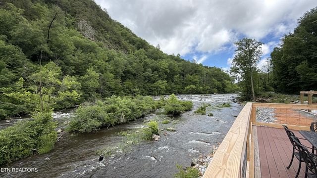 1667 Cherohala Skyway, Tellico Plains, TN 37385