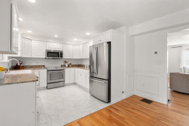 121 Nonantum St A, Boston, MA 02135