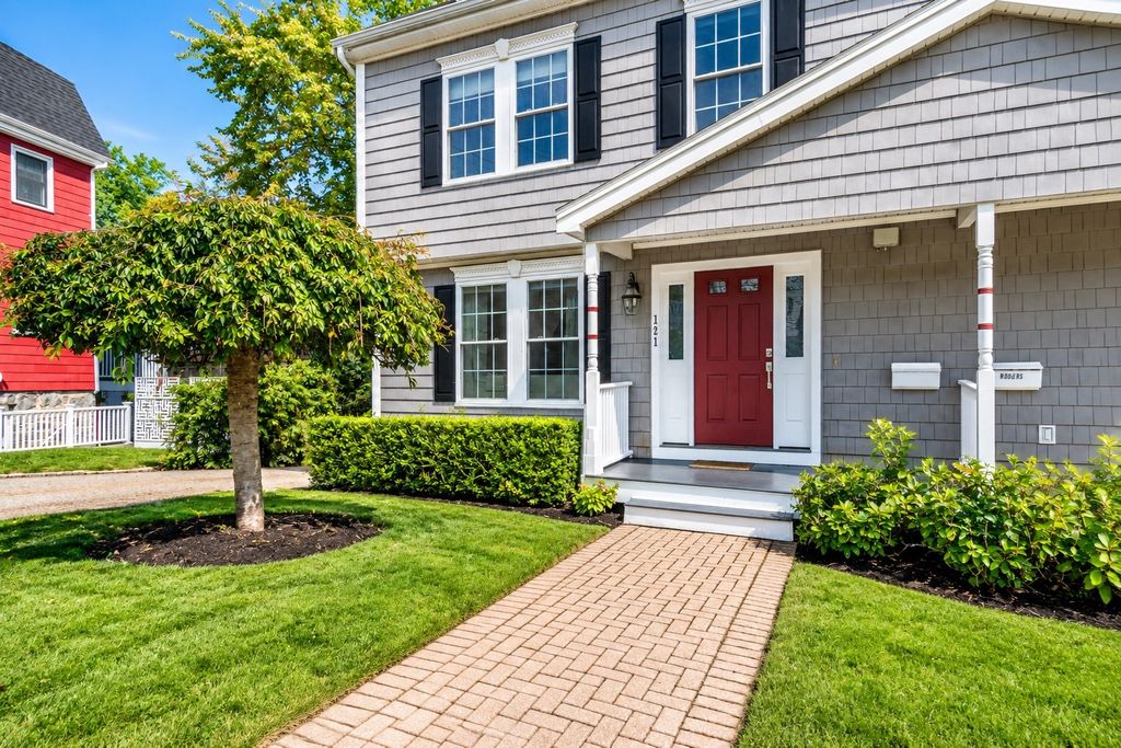121 Nonantum St A, Boston, MA 02135