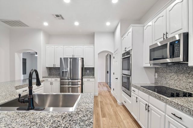 7817 N Vía Laguna Niguel, Tucson, AZ 85743
