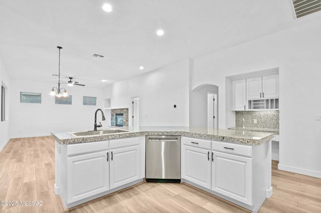 7817 N Vía Laguna Niguel, Tucson, AZ 85743