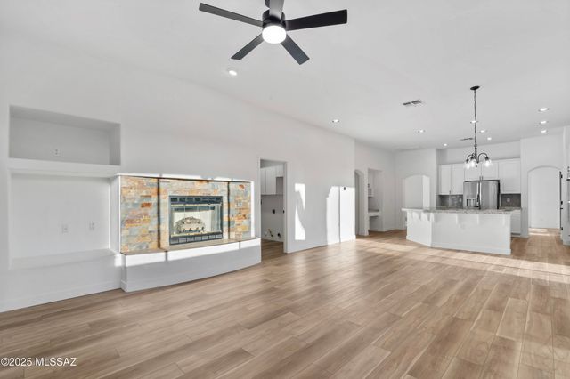 7817 N Vía Laguna Niguel, Tucson, AZ 85743