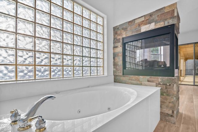 7817 N Vía Laguna Niguel, Tucson, AZ 85743