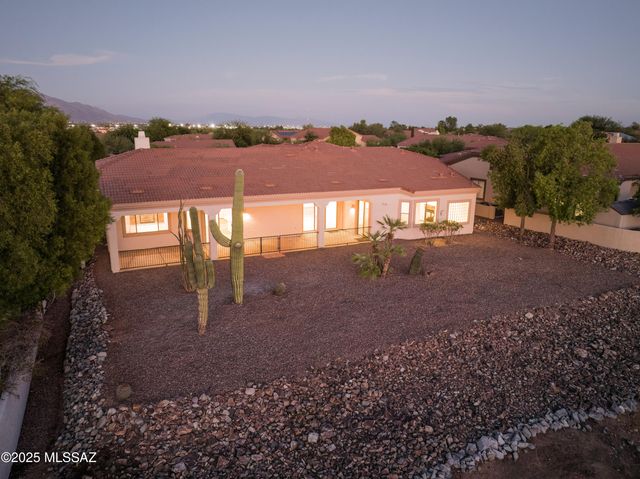 7817 N Vía Laguna Niguel, Tucson, AZ 85743