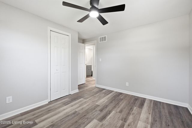 4907 Basking Dr, Louisville, KY 40216
