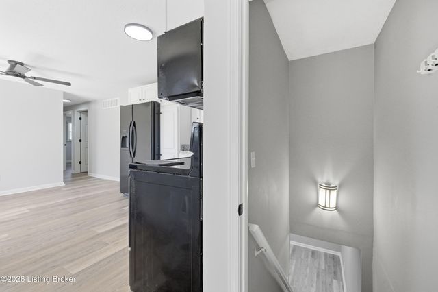 4907 Basking Dr, Louisville, KY 40216