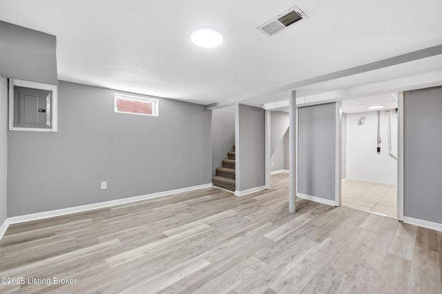 4907 Basking Dr, Louisville, KY 40216