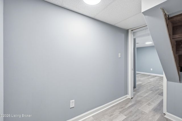 4907 Basking Dr, Louisville, KY 40216