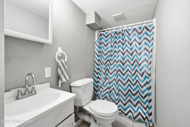 4907 Basking Dr, Louisville, KY 40216