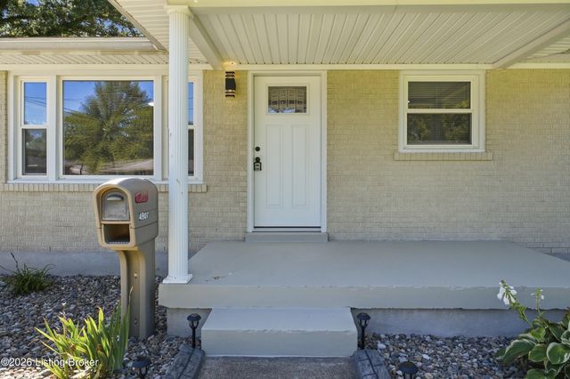 4907 Basking Dr, Louisville, KY 40216