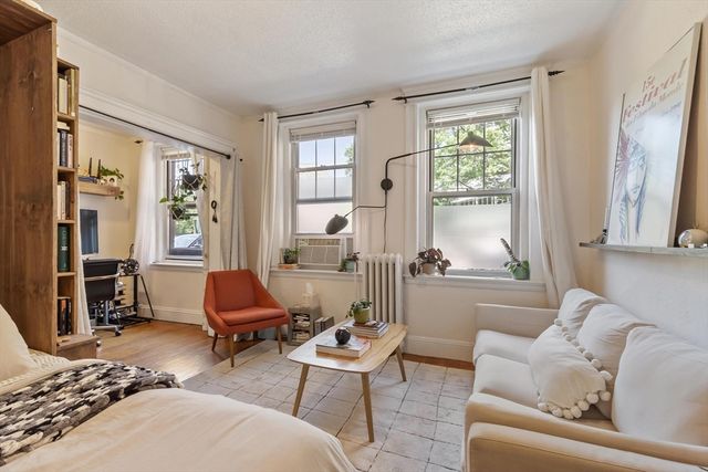 120 Riverway 4, Boston, MA 02215