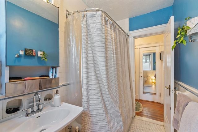 120 Riverway 4, Boston, MA 02215